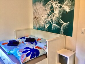 2 bedrooms, iron/ironing board, free WiFi, bed sheets