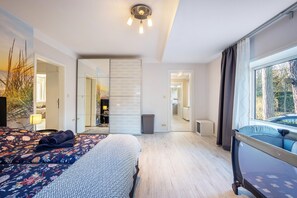 2 chambres, fer et planche à repasser, Wi-Fi gratuit, draps fournis