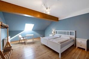 2 dormitorios, tabla de planchar con plancha, wifi gratis y ropa de cama