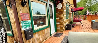 Varty Lake Lodge, Yarker ON.
Escape The Mundane, Relax & Enjoy
Summer &.Winter