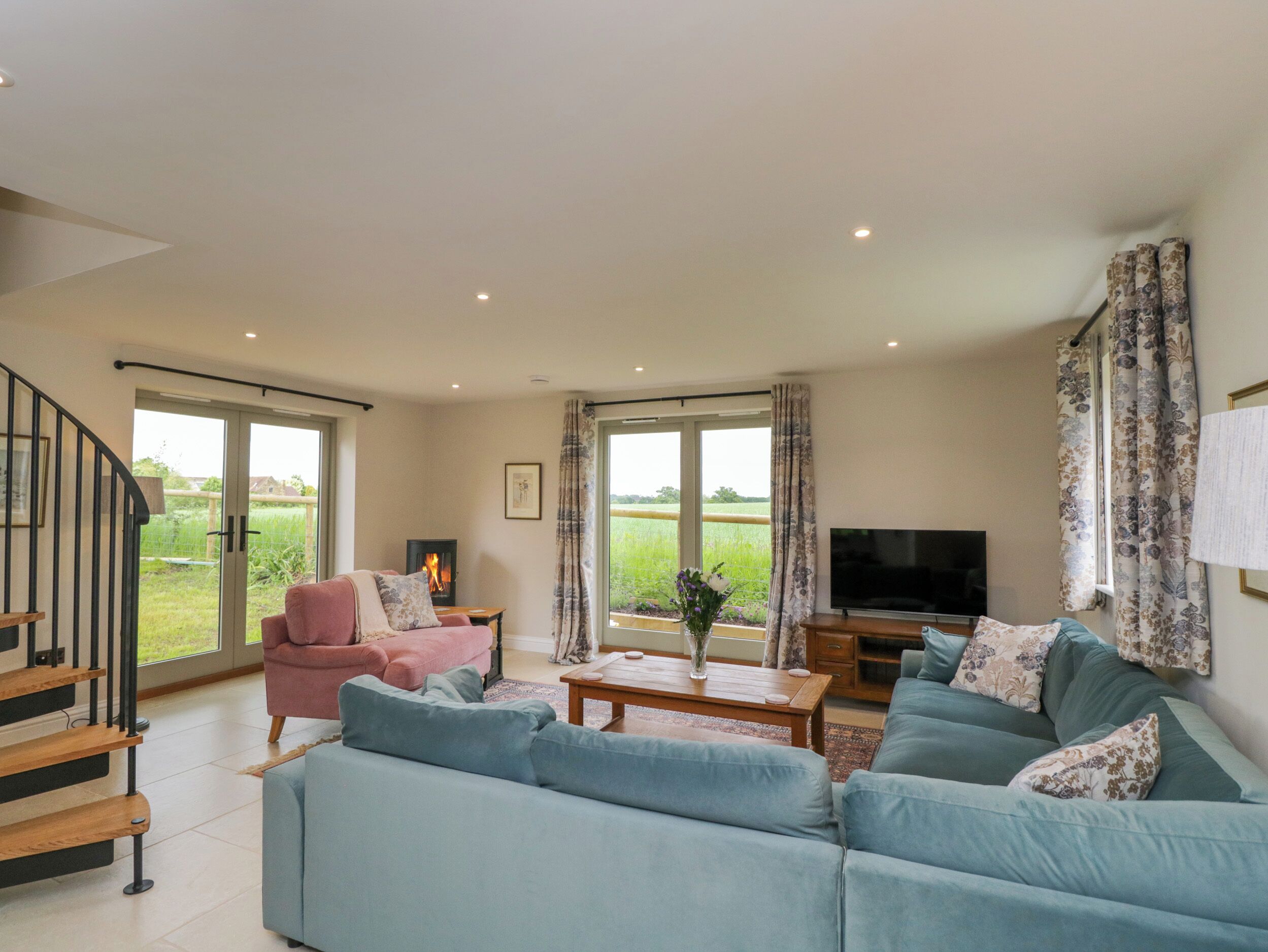 4 Wellacres Cottage, Pet Friendly, With Hot Tub In Moreton-in-marsh - Moreton-in-Marsh
