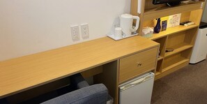 Economy-Einzelzimmer, 1 großes Einzelbett, Nichtraucher | Kostenloses WLAN, Bettwäsche