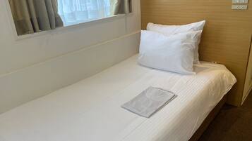 Single Room | Desk, free WiFi, bed sheets