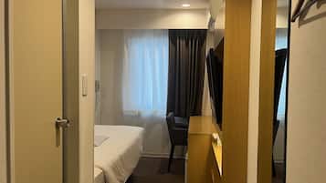 Economy Single Room, 1 Large Twin Bed, Non Smoking | Free WiFi, bed sheets