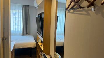Double Room, 1 Katil Kelamin (Double), Non Smoking | Wi-fi percuma, cadar katil