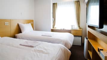 Twin Room | Desk, free WiFi, bed sheets