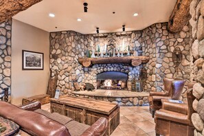 Unclassified image, 2 of 27, button - Crested Butte Studio w/ Hot Tub: Walk to Slopes! (Crested Butte)