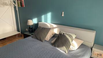 2 habitaciones, tabla de planchar con plancha, wifi y ropa de cama