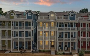 Exterior - Lake House w/ Rooftop Views! 20 to Downtown Nash! (Nashville)