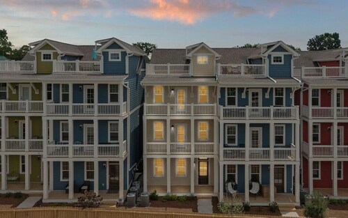 Lake House w/ Rooftop Views! 20 to Downtown Nash!