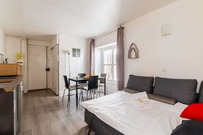 アイロン / アイロン台、WiFi、ベッドシーツ