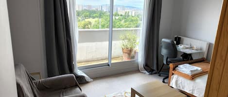 1 chambre, fer et planche Ă repasser, Wi-Fi, draps fournis