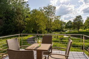 Outdoor dining - Chalet Bachwies I Terrace I Lake view I Hiking (Hillesheim)