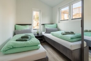 2 Schlafzimmer, Reisekinderbett, kostenloses WLAN, Bettwäsche