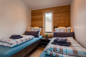 2 Schlafzimmer, Reisekinderbett, kostenloses WLAN, Bettwäsche