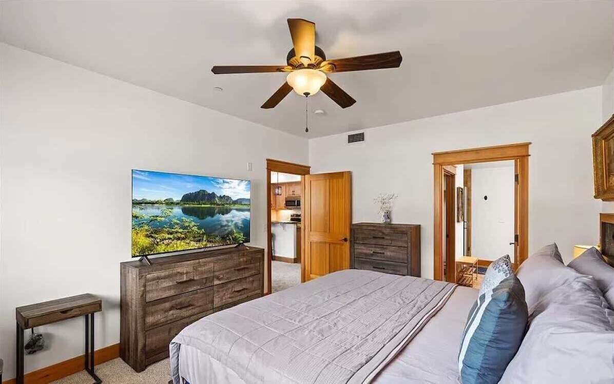 2 chambres, fer et planche à repasser, Wi-Fi gratuit, draps fournis