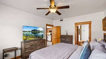 2 chambres, fer et planche à repasser, Wi-Fi gratuit, draps fournis