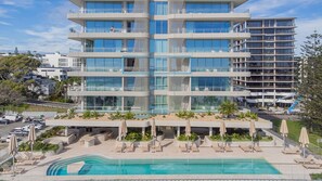 Exterior - Little Groyne Kirra Beach Unit 602 Brand new apartment with ocean views, Wi-Fi inc. (Kirra Beach, Coolangatta)
