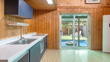 Habitación básica, 2 habitaciones (dokchae poolvilla) | 2 dormitorios y wifi gratis