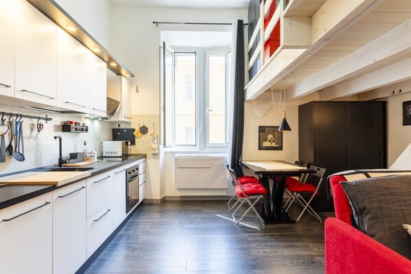 Fridge, microwave, oven, stovetop