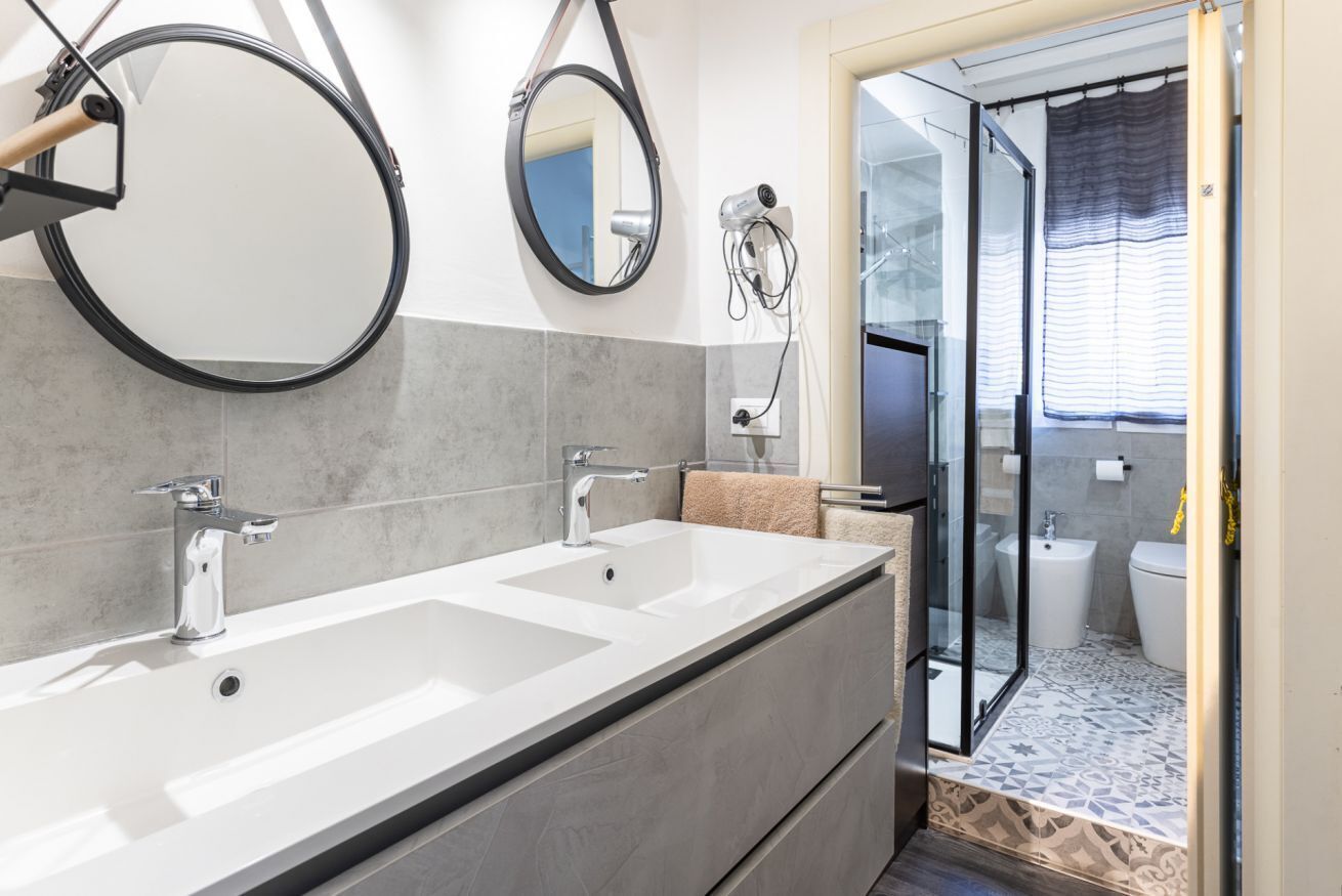 Doccia, asciugacapelli, bidet