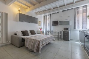 1 chambre, fer et planche à repasser, Wi-Fi, literie fournie