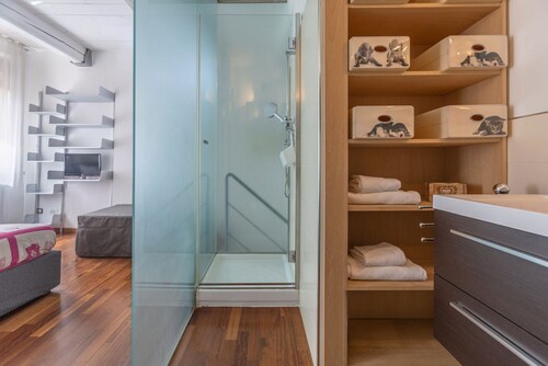 Ferrara Center Bi-level Beauty Apartment