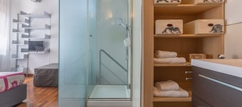 Ferrara Center Bi-level Beauty Apartment