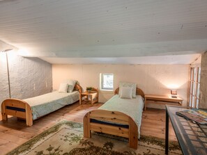 3 bedrooms, Internet