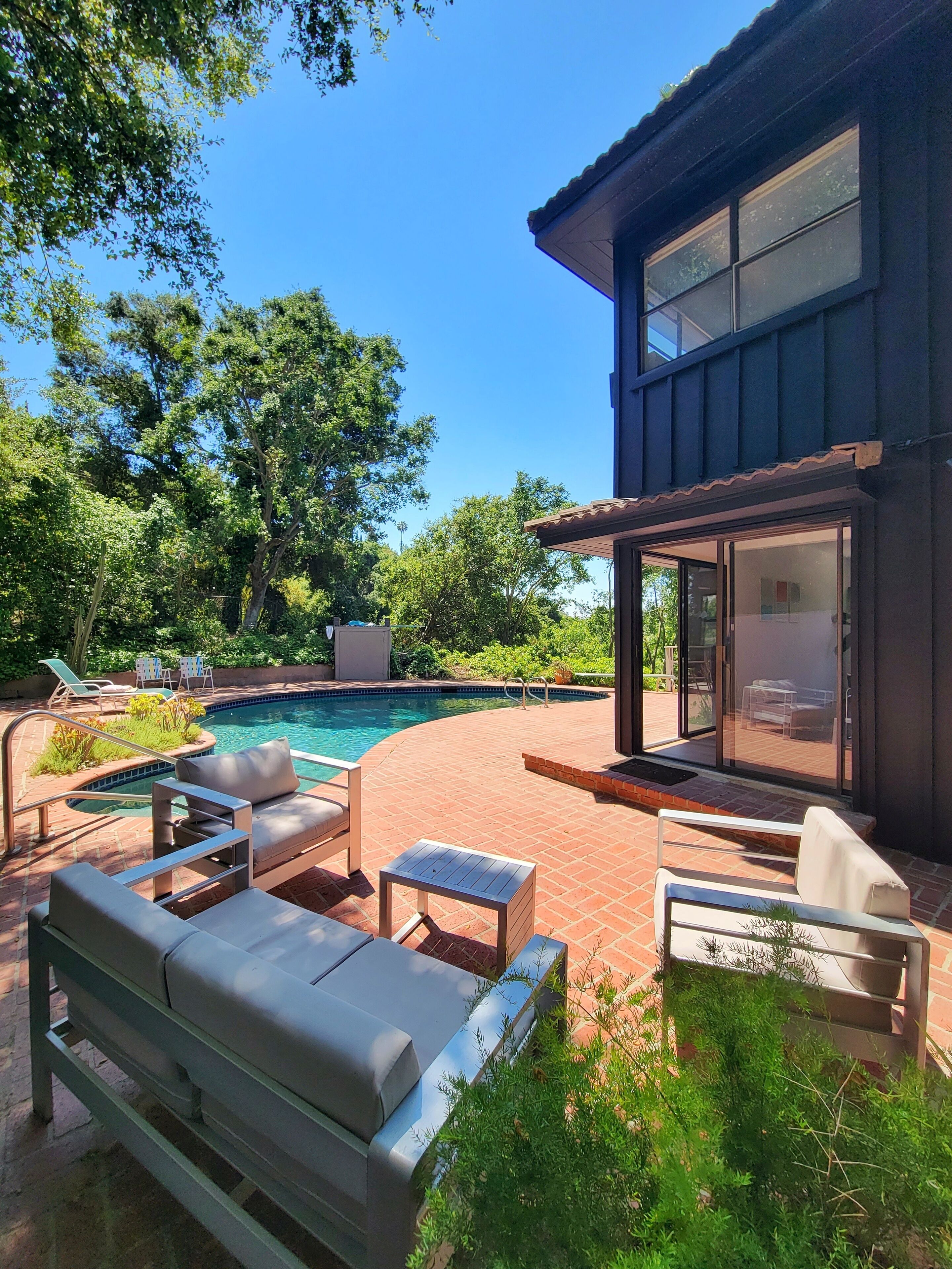 Charming 3-bedroom house in enchanting Beverly Hills