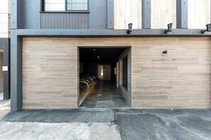 Exterior - NESTLE ALPHA S7W8 402 (Sapporo)