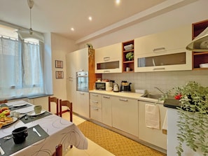 Private kitchen - Happy Family Apartments Andreana (Genoa)