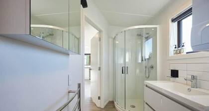 Extremely Central | Modern | Parking!! - KK27622