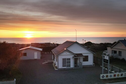 Extremely Central | King Size Beds | Modern Home - KK7622, Centrally Located | King Size Beds | Mode