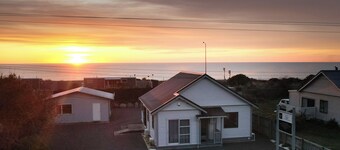 Extremely Central | King Size Beds | Modern Home - KK7622, Centrally Located | King Size Beds | Mode