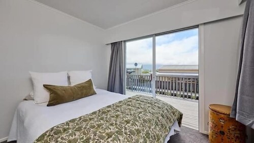 Central Location | Mountain Views | Warm - KK5436, Central Location | Mountain Views | Sunny