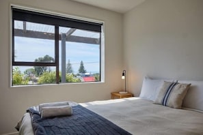 3 dormitoris, planxa i posts de planxar, wifi i roba de llit