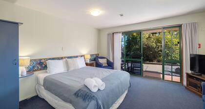 Central | Affordable | Queen Studio 2 - KK521122, Central Location | Affordable | Queen Studio