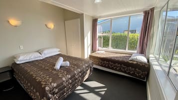 WiFi, bed sheets