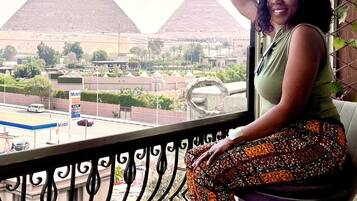 Habitación junior, 1 cama de matrimonio grande | Terraza o patio