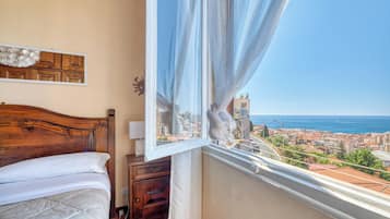 2 phòng ngủ, bàn ủi/dụng cụ ủi quần áo, bộ trải giường