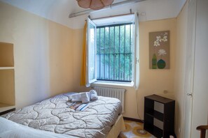 Familjelägenhet - flera sovrum (Casa Stefania - Quadro sul Mare) | 2 sovrum, strykjärn/strykbräda och sängkläder