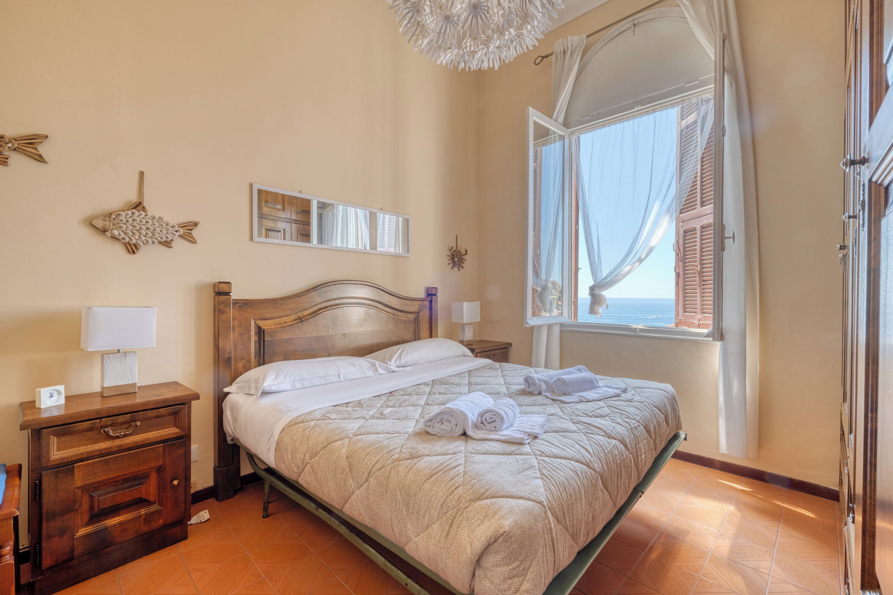 Perhehuoneisto, useita makuuhuoneita (Casa Stefania - Quadro sul Mare) | 2 makuuhuonetta, silitysrauta/-lauta, vuodevaatteet