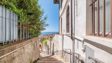 Khuôn viên nơi lưu trú