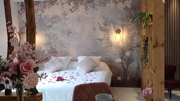 1 bedroom, travel crib, free WiFi, bed sheets