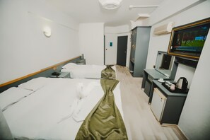 Egyptian cotton sheets, premium bedding, minibar, in-room safe - BURAKGOLD HOTEL (Gaziantep)