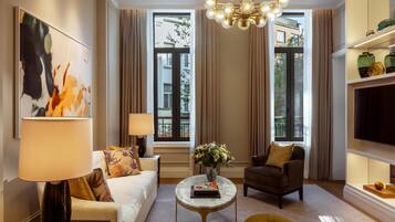 ์ํผ๋ฆฌ์ด ์ค์ํธ | ์ดํ๋ฆฌ์ ํ๋ ๋ผ ์ํธ, ๊ณ ๊ธ ์นจ๊ตฌ, ๋ฏธ๋๋ฐ, ๊ฐ์ค ๋ด ๊ธ๊ณ