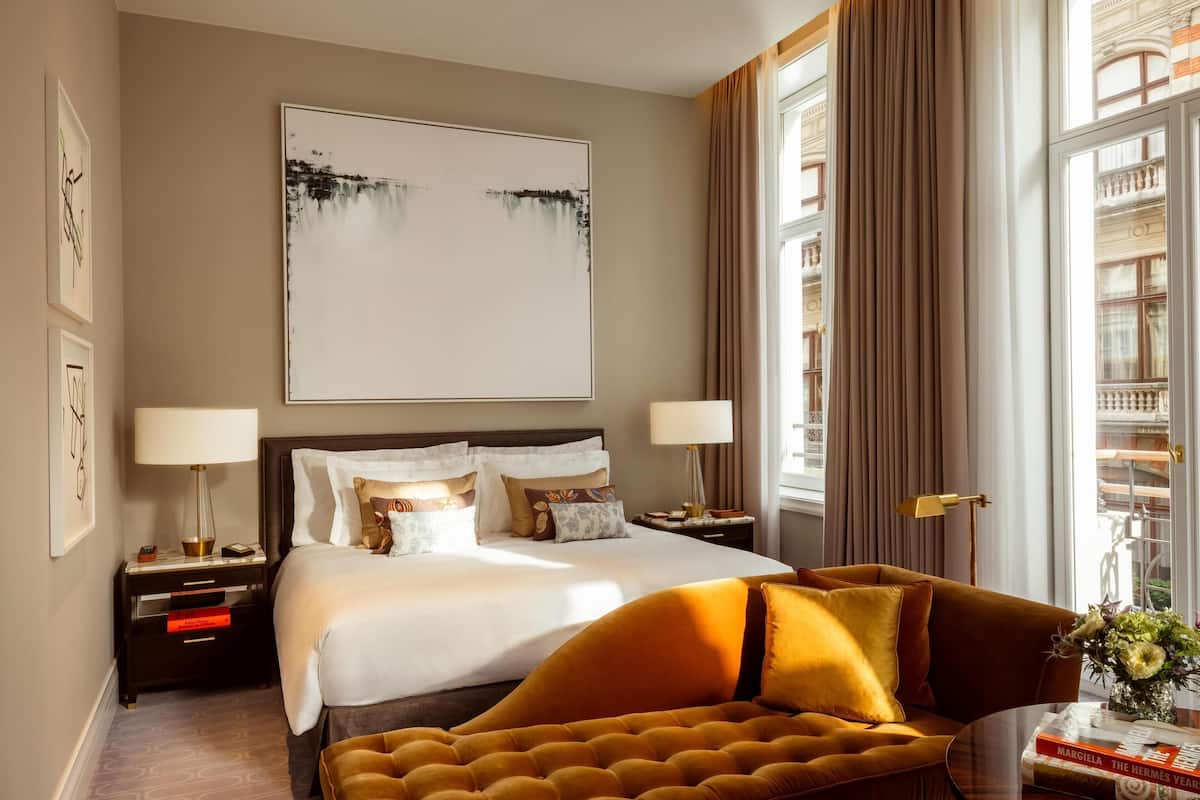 Grand Room (Deluxe) | Frette Italian sheets, premium bedding, minibar, in-room safe