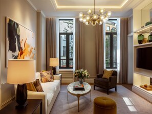 Suite superior | Sábanas italianas Frette, ropa de cama de alta calidad y minibar 