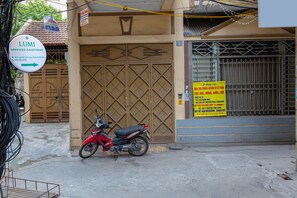 Front of property - LUMI Hotel & Apartment (Hanoi)